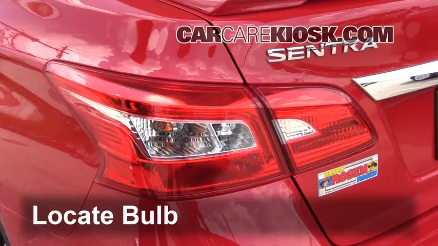 2016 Nissan Sentra FE+S 1.8L 4 Cyl. Éclairage Feu clignotant arrière (remplacer l'ampoule)